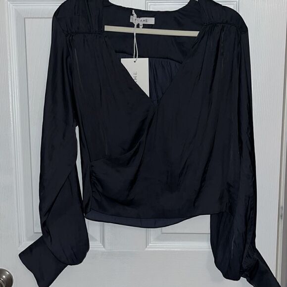 FRAME NWT Crossover V-Neck Balloon Sleeve Satin Top Blouse Black MSRP: 398.00 - Picture 5 of 7